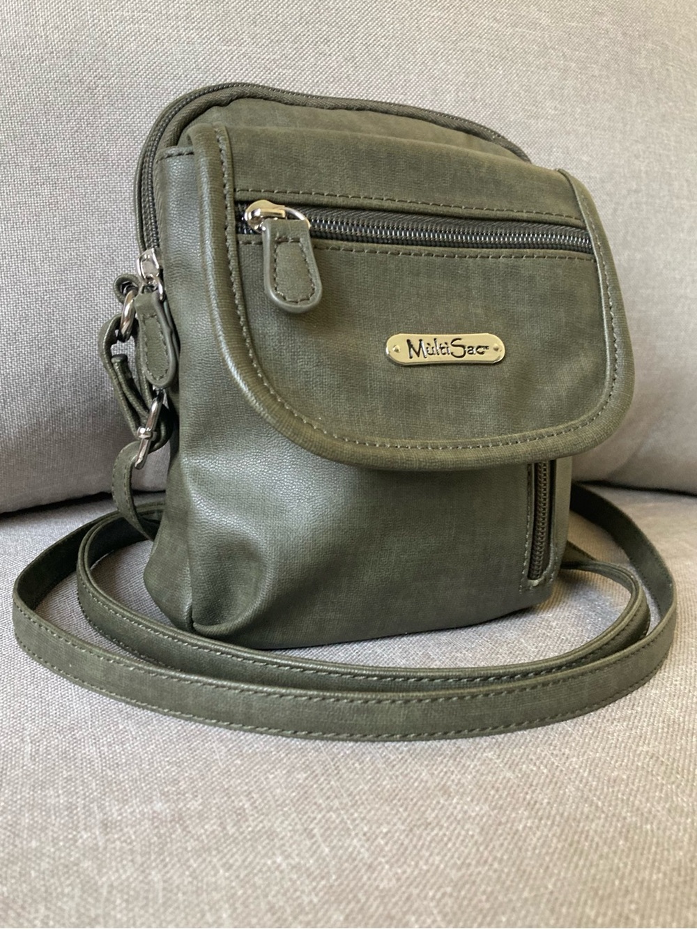 MultiSac Olive Green Crossbody Bag Mini Organizer Travel Purse EUC